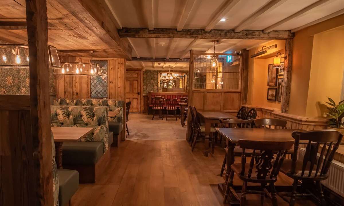 East Knighton Bed & Breakfast | The Red Lion