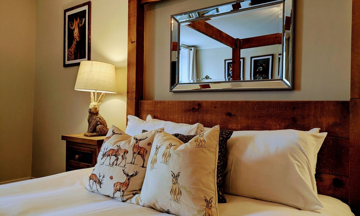 Burmarsh Bed & Breakfast | The Ship Inn