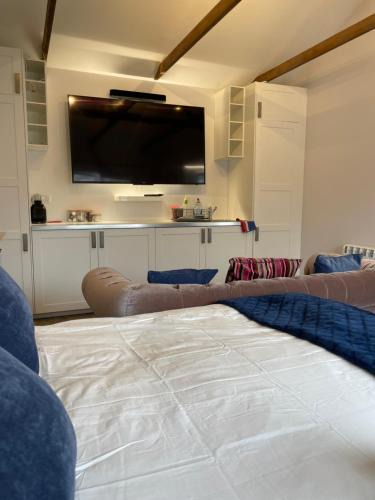 New Forest District House | The Stable Yard @ Manor Bank Cottage
