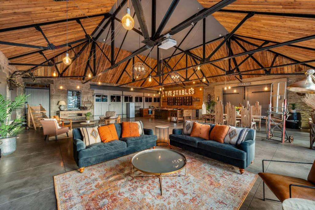 Glenisla Villa | The Stables