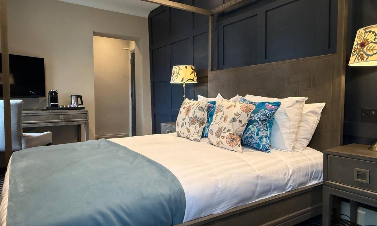 Muxton Hotel | The Sutherland