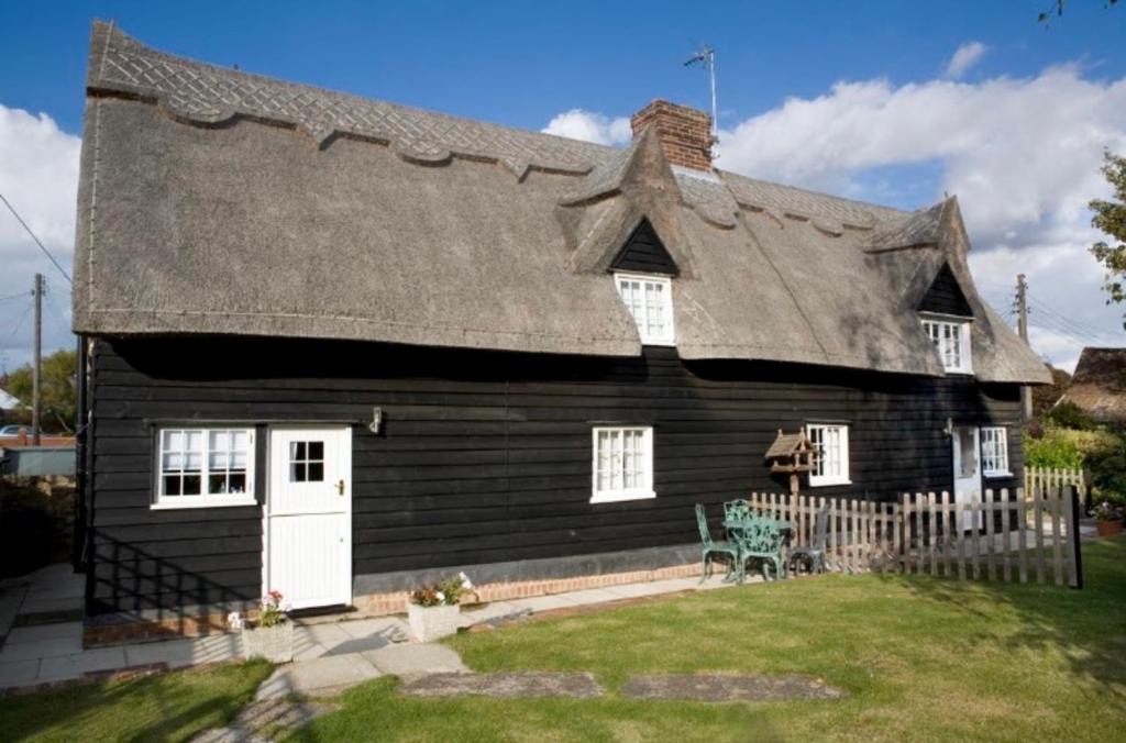 Burnham-on-Crouch House | The Thatched Cottages