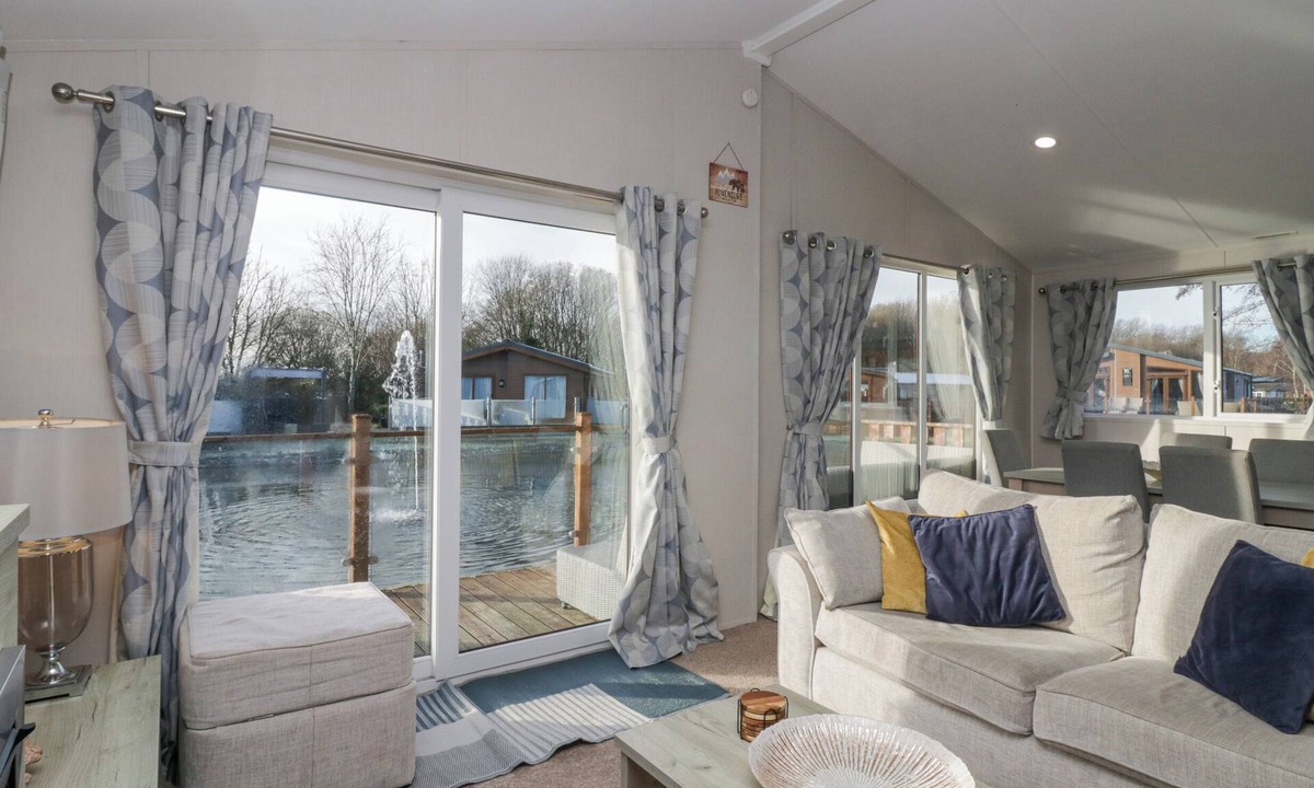 Carnforth Cottage | The Three Bears Lodge, Coniston Drive 11
