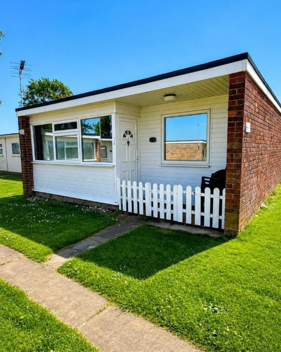 Great Yarmouth Ski Chalet | The Three bs