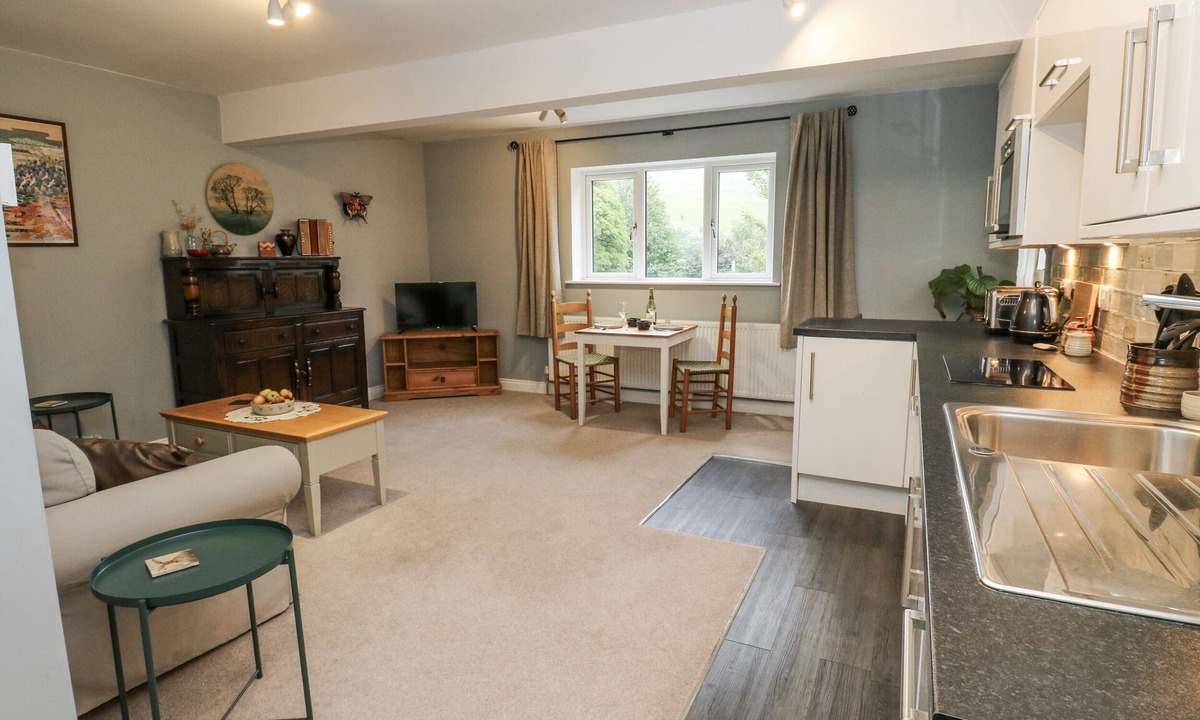 Giggleswick Cottage | The Treetop
