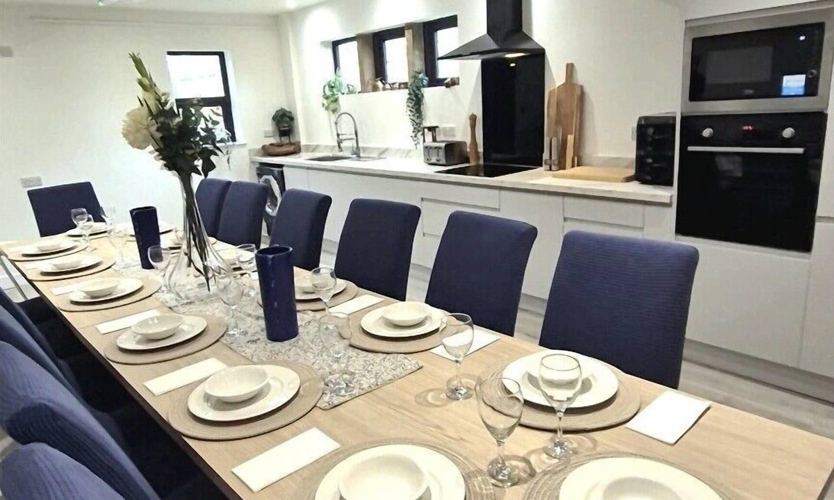 Birch Vale House | The Waltzing Weasel
