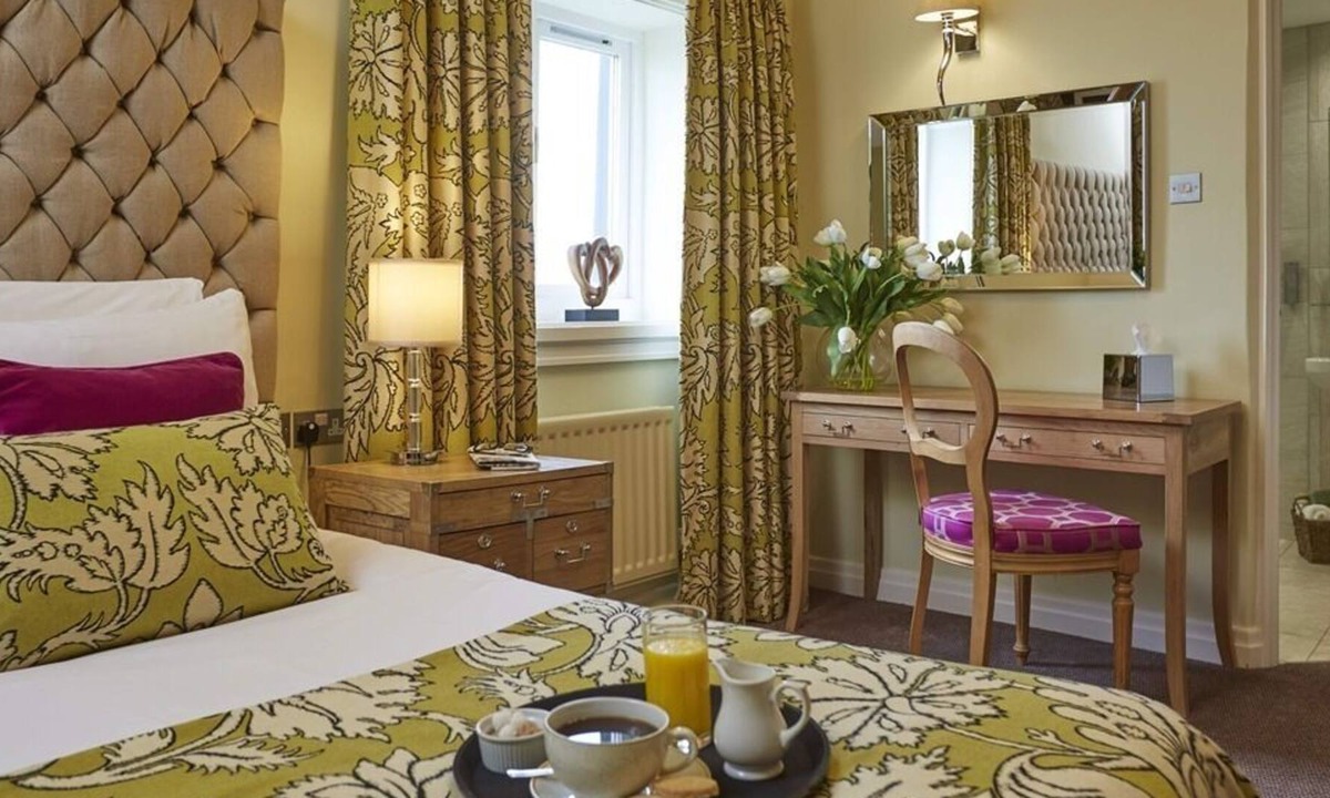 Saddleworth House | The White Hart