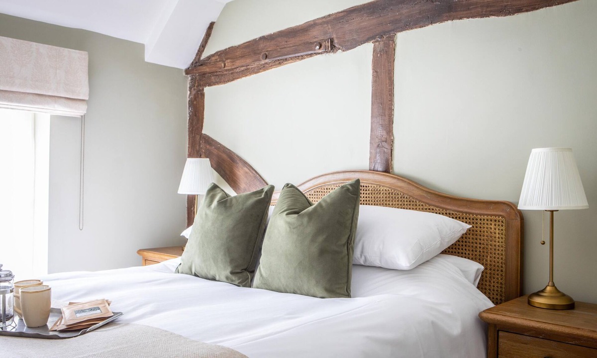 Boughton-under-Blean Hotel | The White Horse