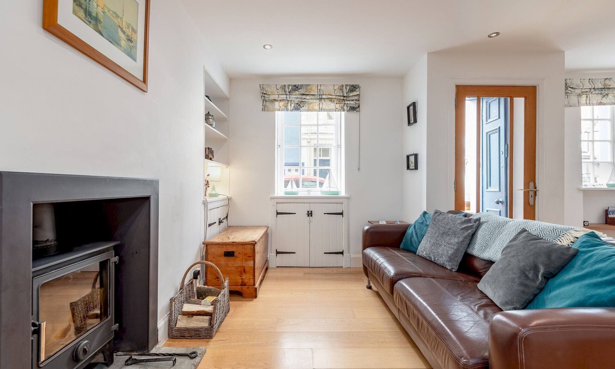 St Monans Ski Chalet | Tollbooth Townhouse | St Monans