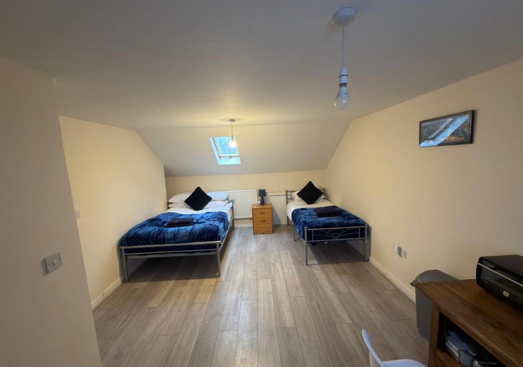 Aylesbury Apartment | Town Centre Studio with Ensuite