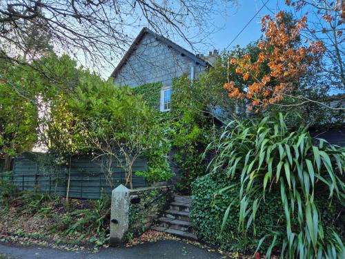 Looe House | Tregarthen Cottage - tranquil self-contained room near Looe offering easy parking right outside with EV point