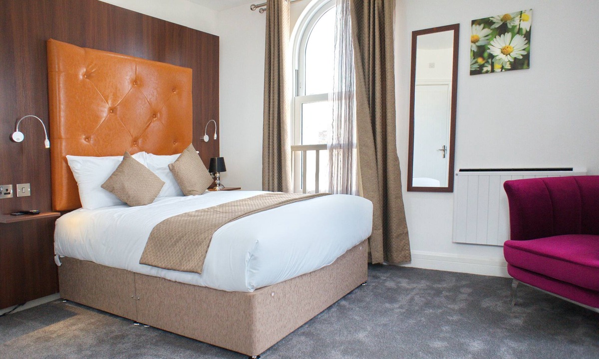 Wainscot Hotel | Trivelles Rochester