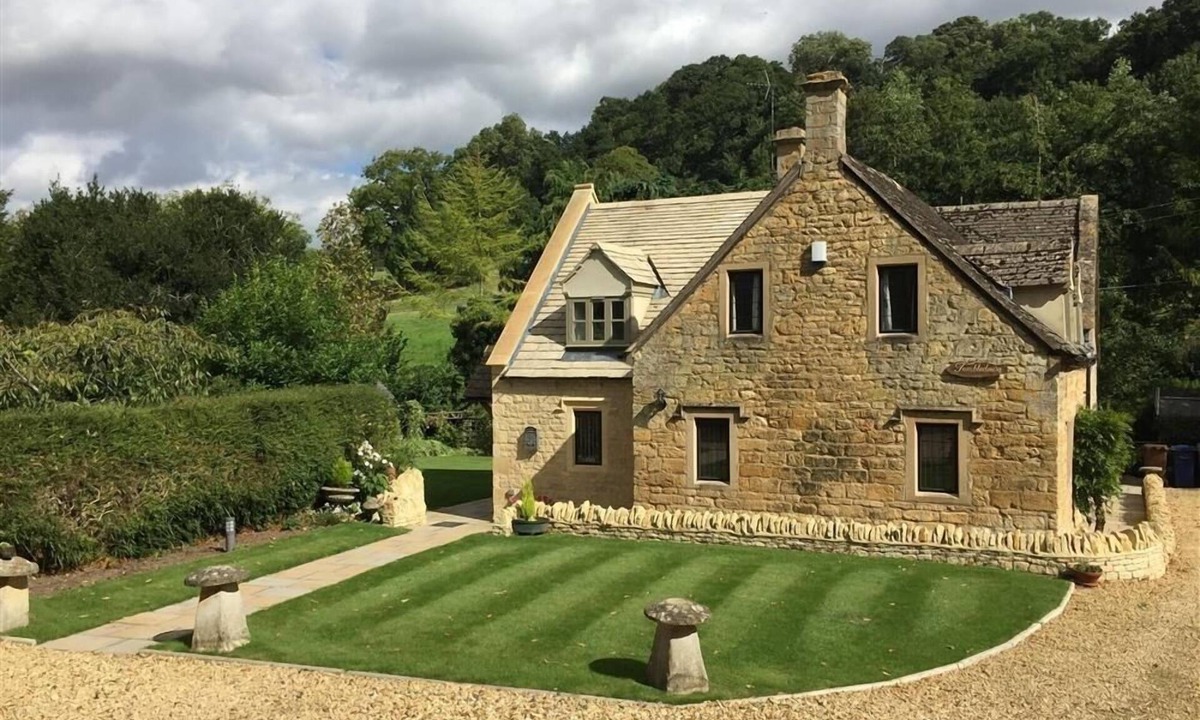 Buckland Cottage | TUMBLEDOWN, family friendly, character holiday cottage in Broadway
