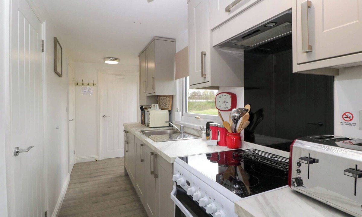 Usk Cottage | Twilight
