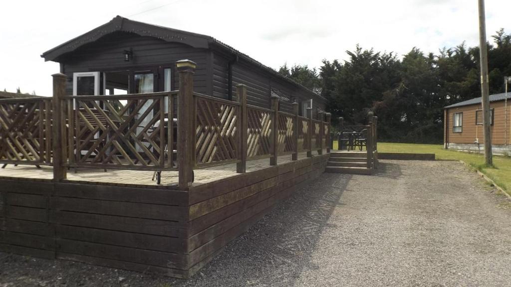 Offenham House | Two bedroom timber lodge Avonvale Holiday Lodges