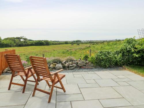 Llanfaelog House | Ty Bach