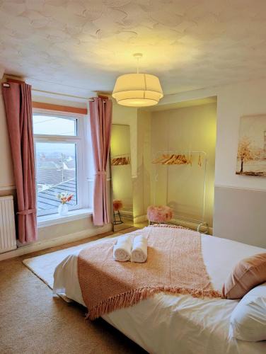 Caerphilly House | Ty Hiraeth