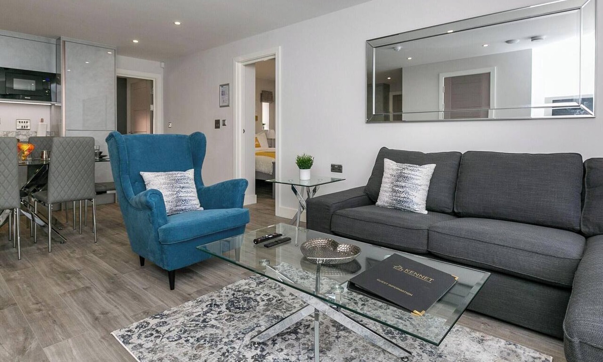 Reading Apartment | Upper Duplex Apartment w/Garden & Parking