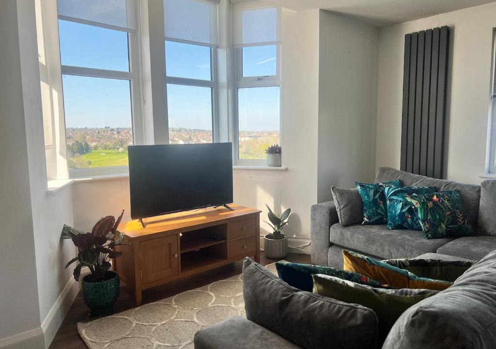 Keynsham Apartment | Upper Valley View