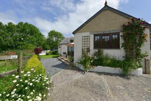 Helford Passage House | Valley View