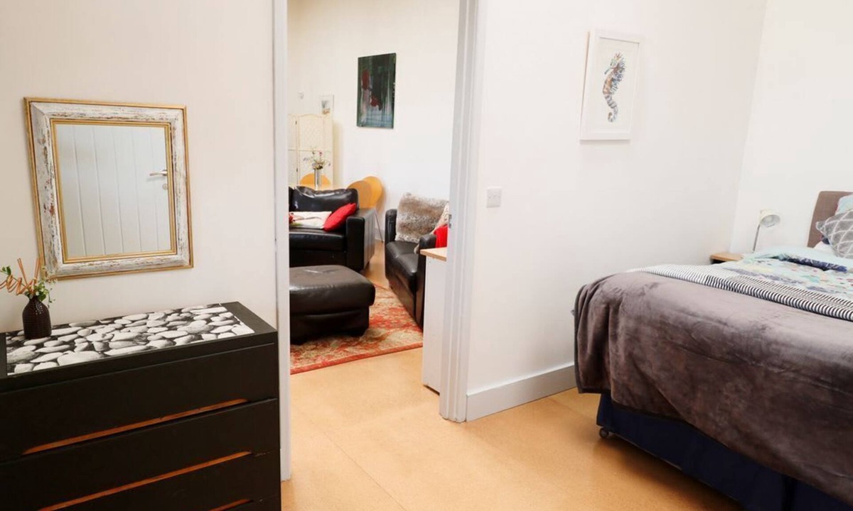 Okehampton Cabin | View The Gallery - Cozy Retreat