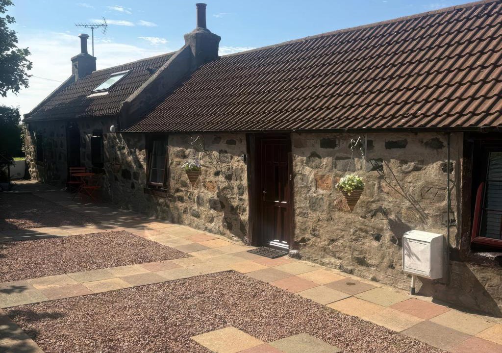 St Combs House | Viola Cottage