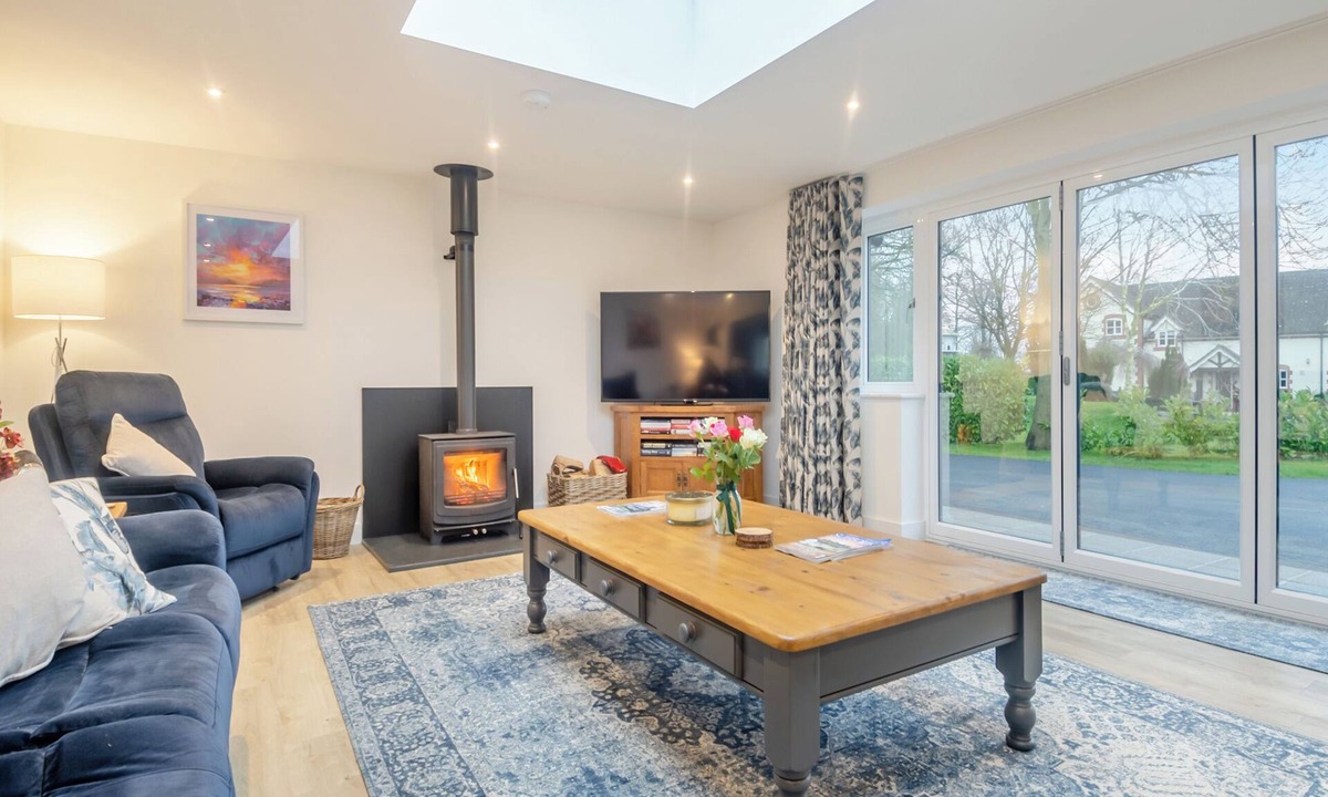 Diss Cottage | Walcot House Stables