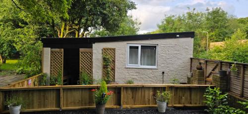 Nantgarw Apartment | walnut hall