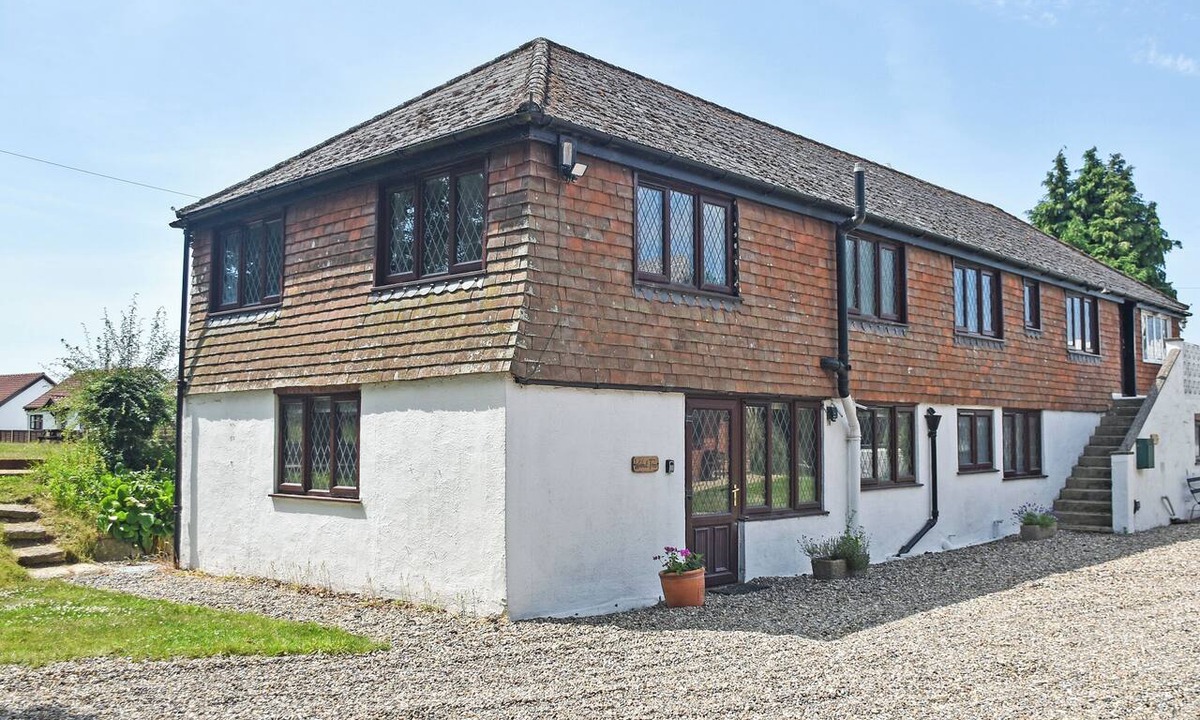 Repps with Bastwick Cottage | Walnut Tree - UK52235