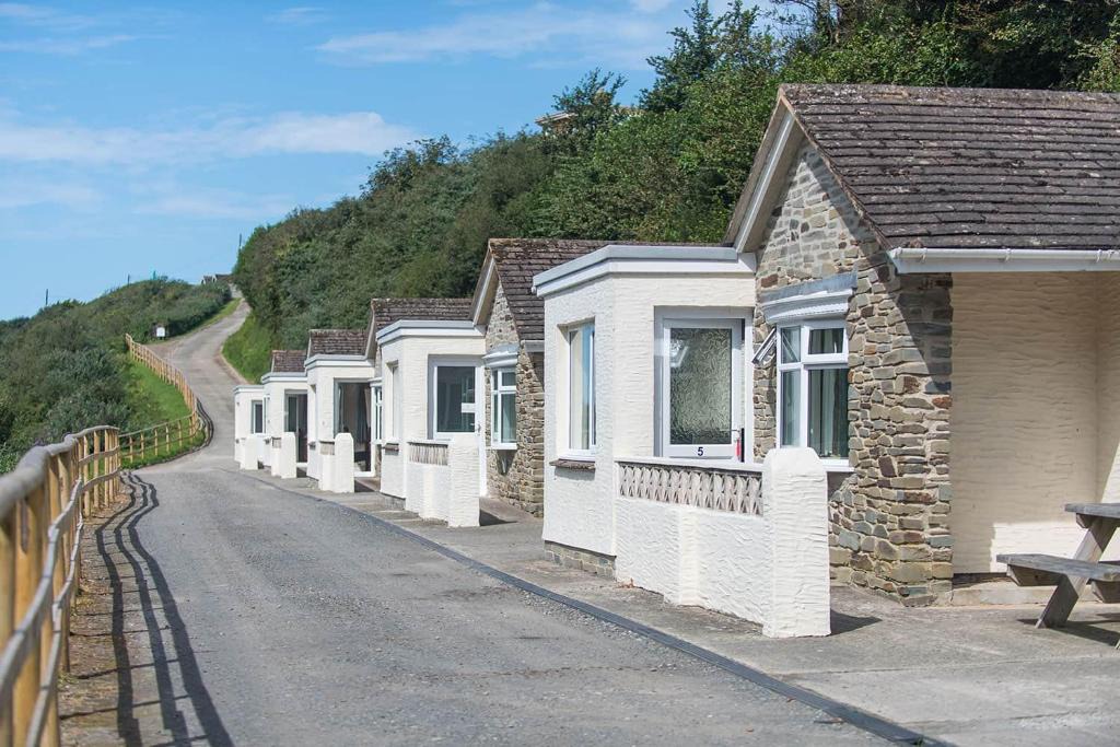 Woolacombe House | Waney Edge 4 | 2 Bed Chalet Sleeps 6