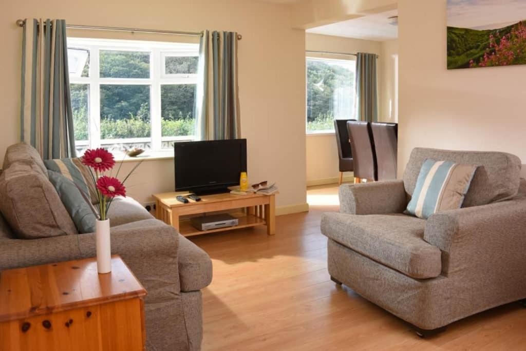 Woolacombe House | Waney Edge 6 | 2 Bed Chalet Sleeps 6 (Pet friendly)