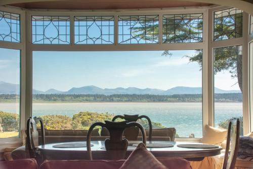 Malltraeth House | Warren Point