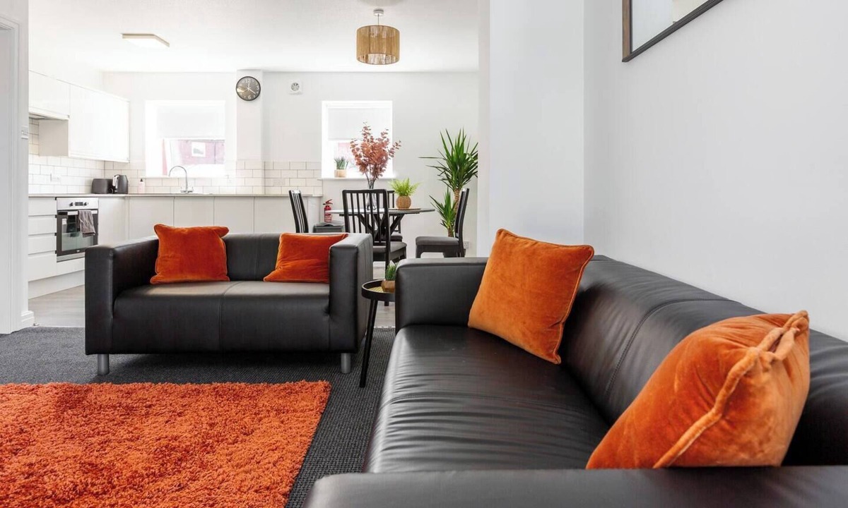 Preston Apartment | Waterfront 2 Bed Apartment | Free Parking & Wi-Fi