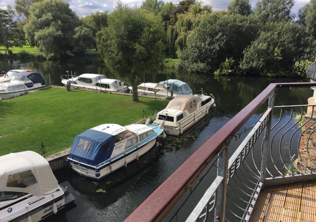 St Neots House | Waterfront House 3 BR Parking St Neots Town Centre