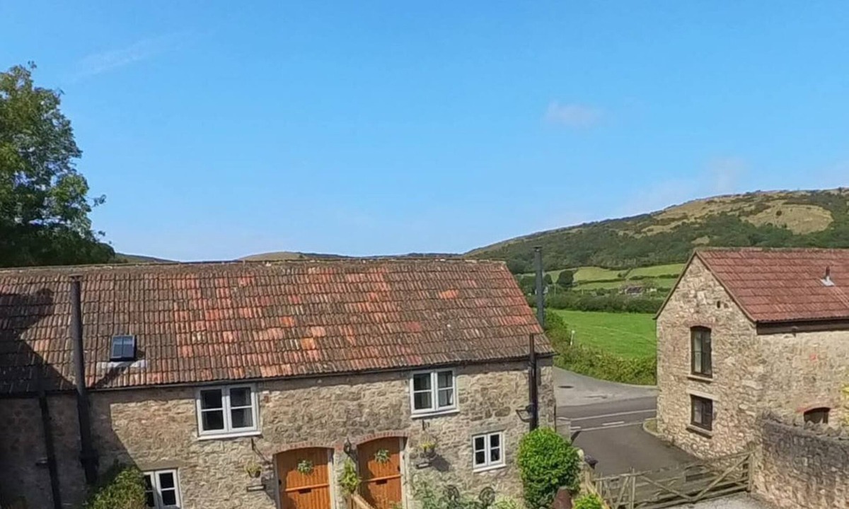 Axbridge Cottage | Wavering: A Charming Home in Axbridge