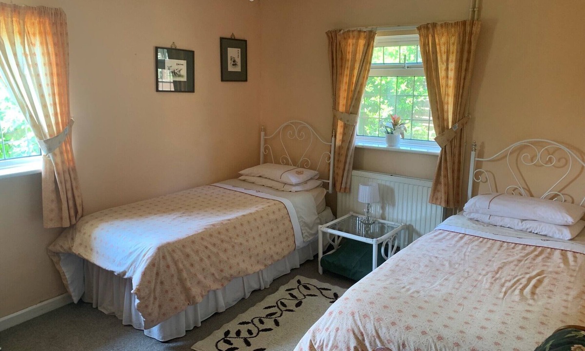 Bromham House | Wayside B&B