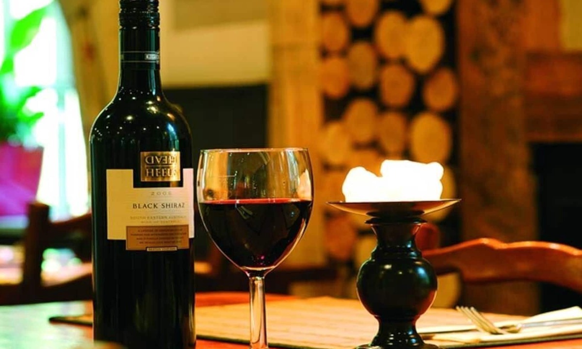 Gwernymynydd Bed & Breakfast | We Three Loggerheads
