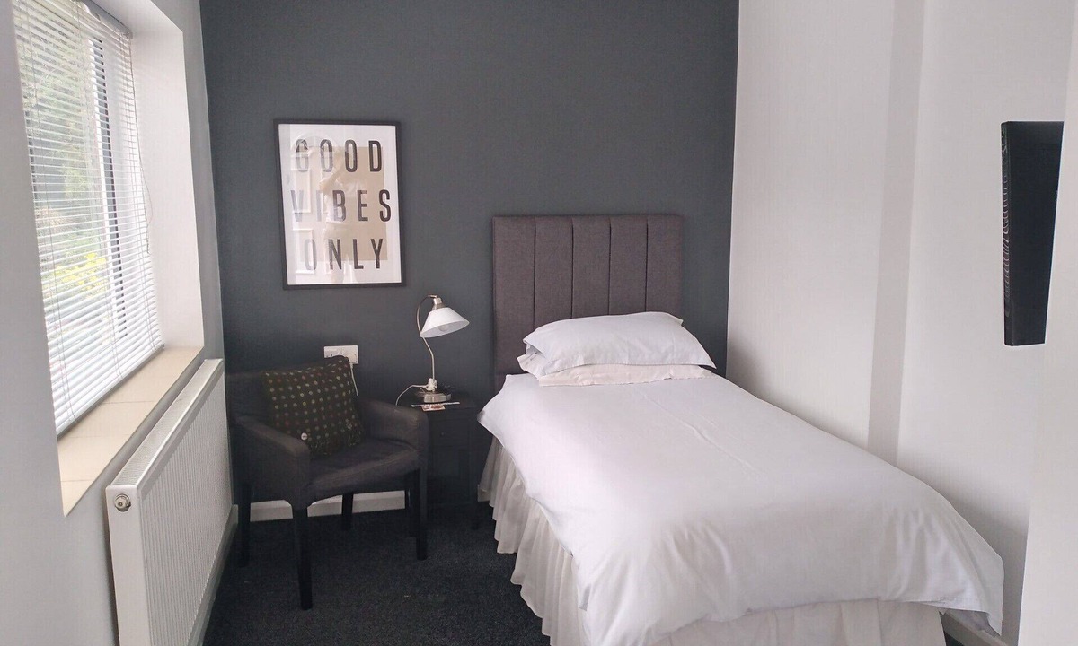 Ferrybridge Bed & Breakfast | Wentvale
