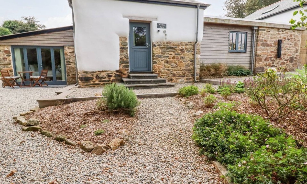 Newquay House | Wesley Barn, Cubert, Cornwall.
