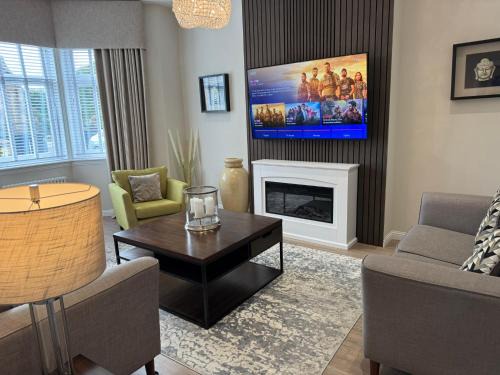 West Calder Apartment | West Calder - Edinburgh Glasgow Rail Access