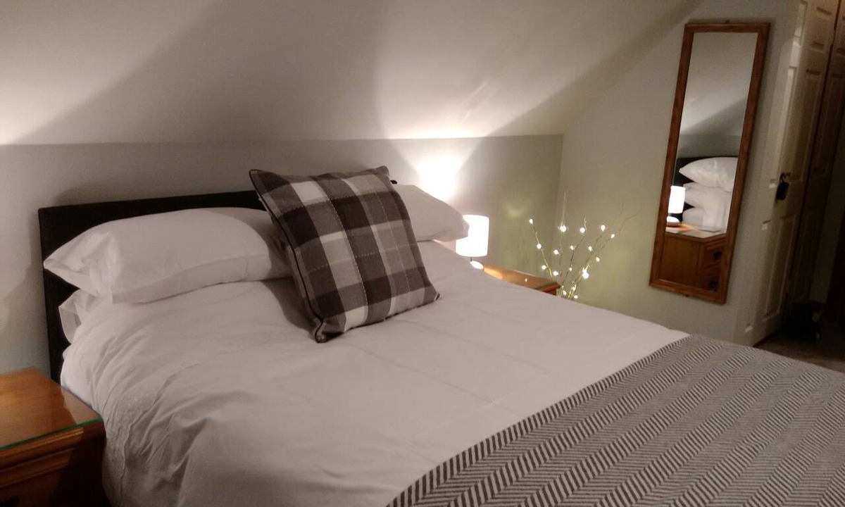 Keal Cotes Bed & Breakfast | White Cottage B&B