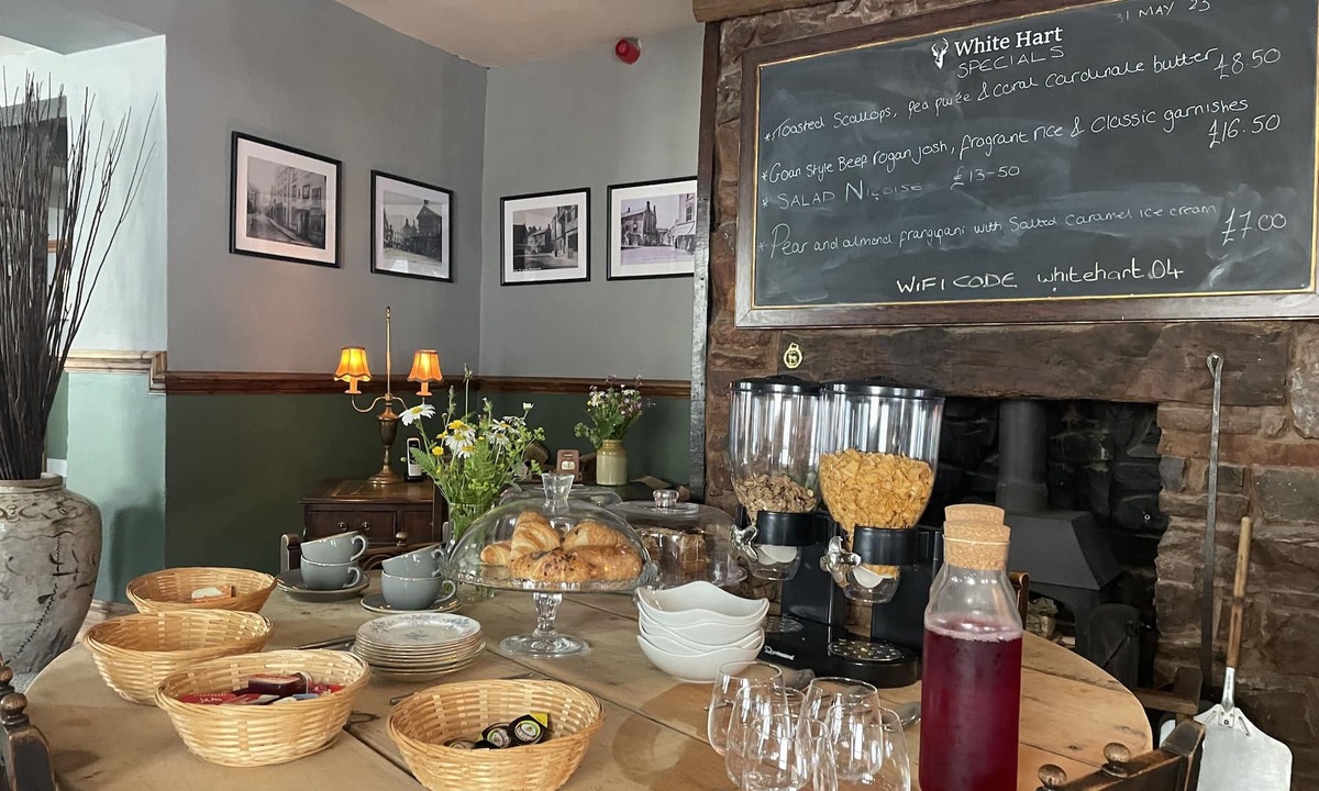 Wiveliscombe Hotel | White Hart Hotel