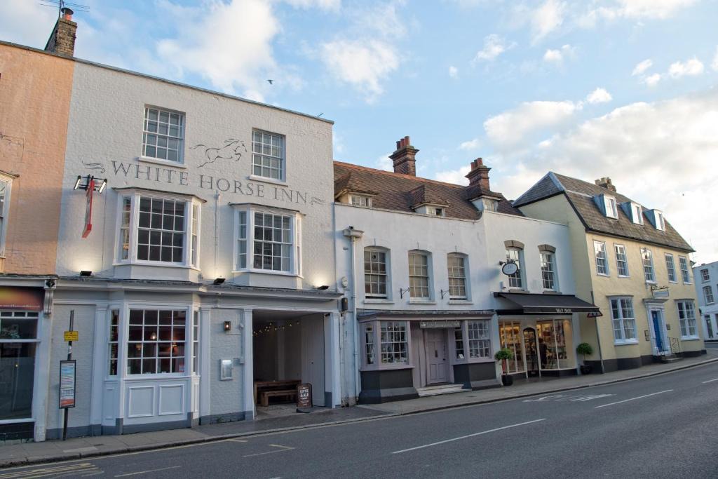 Heybridge Bed & Breakfast | White Horse