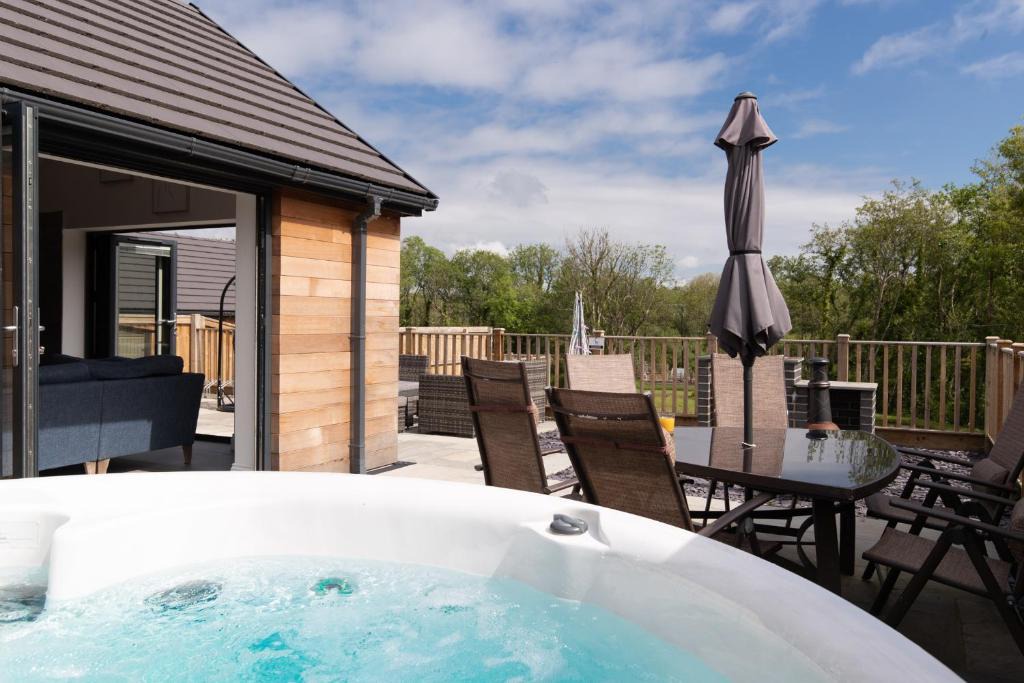 St. Florence House | Willow Cottage