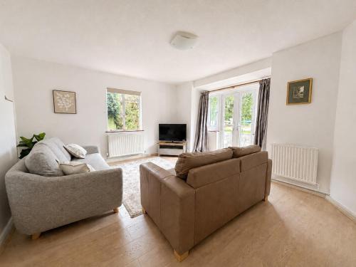 Hatfield Heath House | Willow Cottage Sleeps 6 nr Stansted & Down Hall