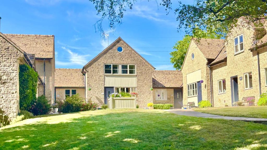 Coberley House | Windrush Cottage, Seven Springs Cottages