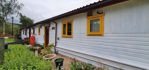Mainland House | Woodlands Cottage cottage sleeps 5