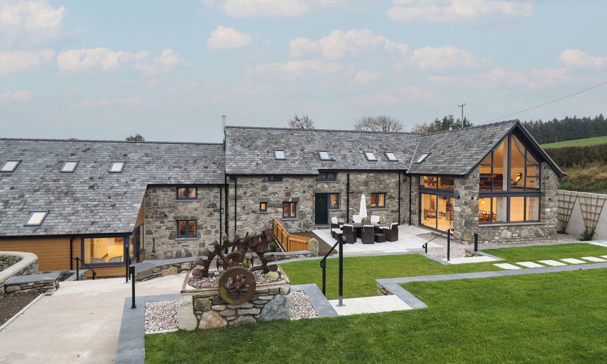 Cwmtirmynach Cottage | Y Stabl