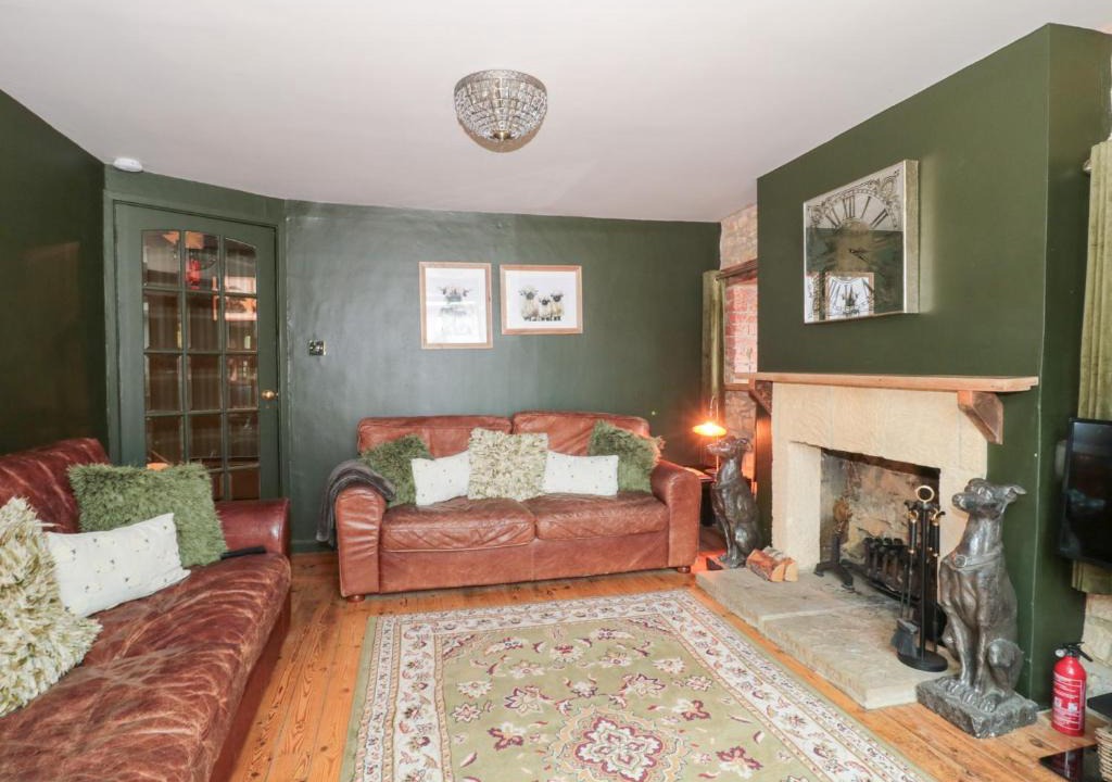 Broadway House | Yarn Cottage