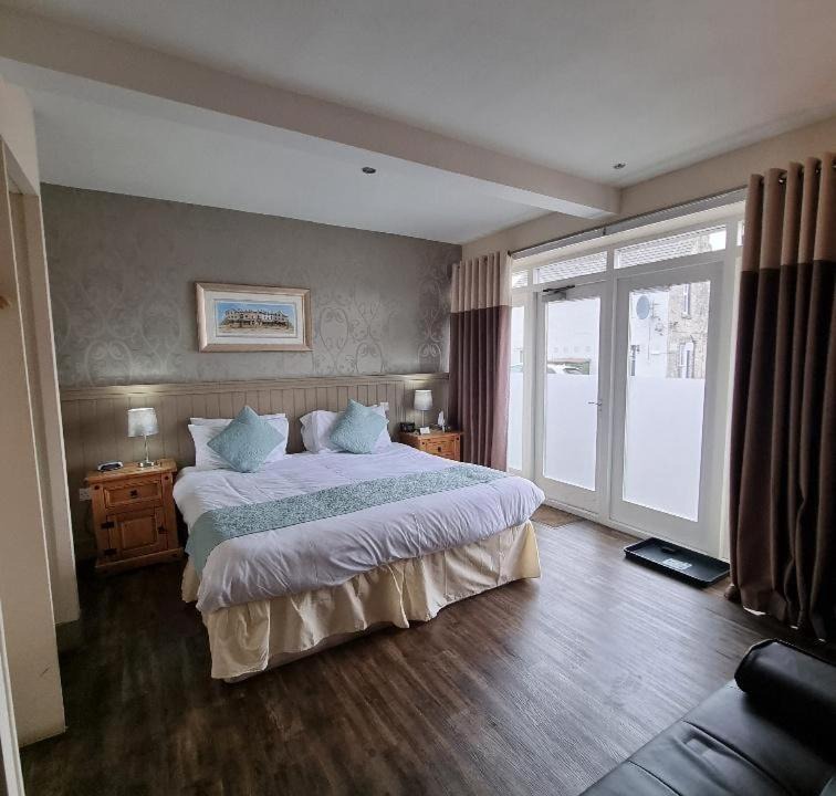 Arnside Hotel | Ye Olde Fighting Cocks